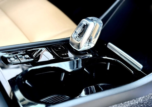 Volvo XC 40 cena 108999 przebieg: 189856, rok produkcji 2019 z Międzylesie małe 781